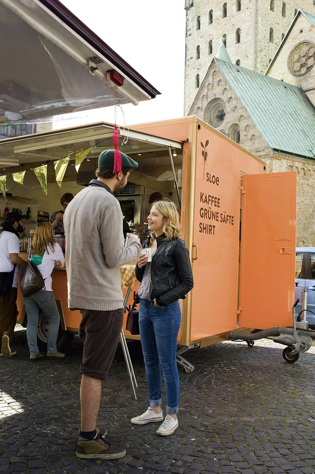 08 SLOE Tu Dir Gutes 2014 Soziale Skulptur und Intervention im offentlichen Raum dilettatin produktionsburo Tatort Paderborn Paderborn 02 FotoRoman Mensing